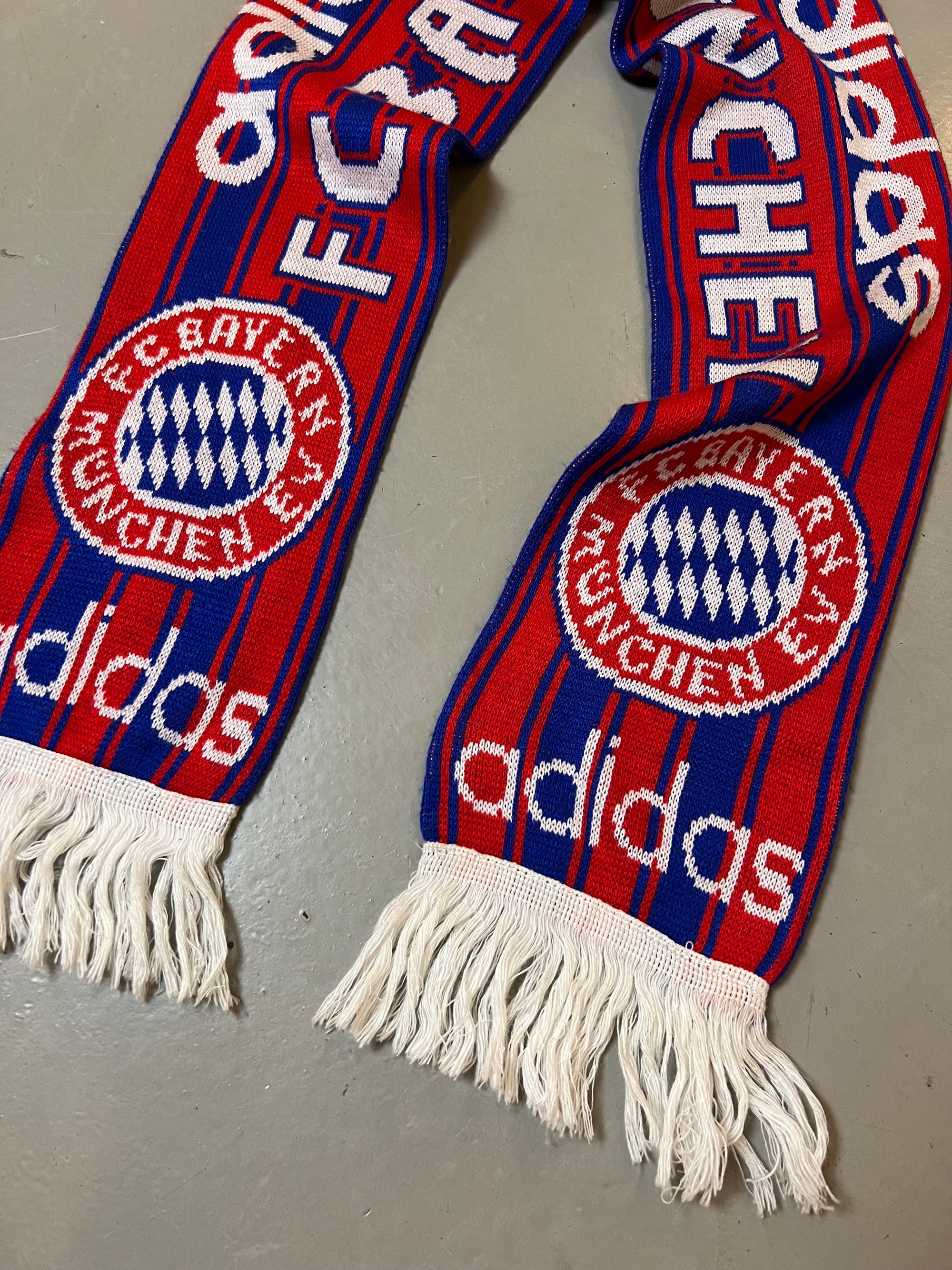 Vintage FC Bayern München Soccer Scarf