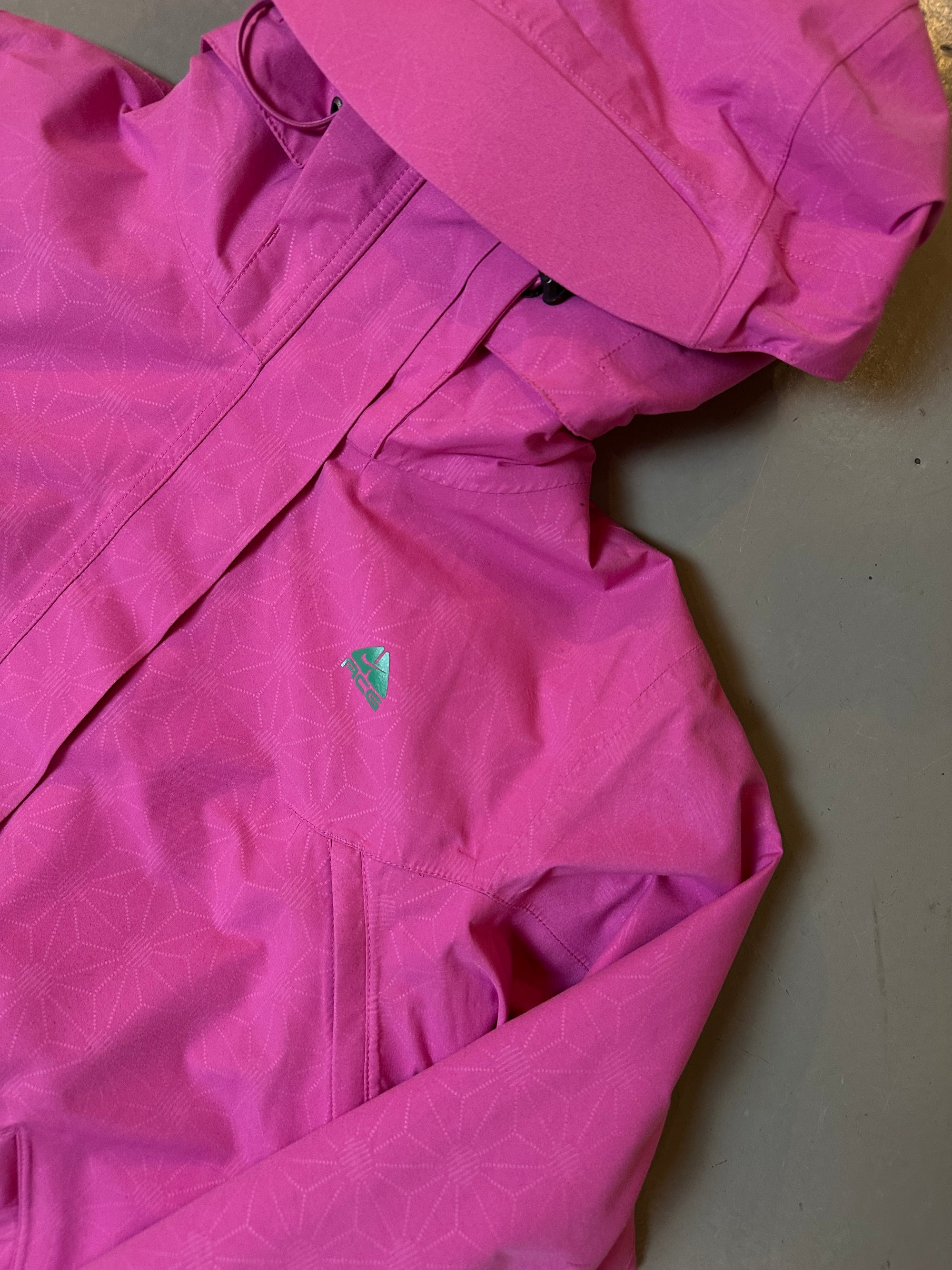 Vintage Nike ACG Pink GoreTex Jacket S/M