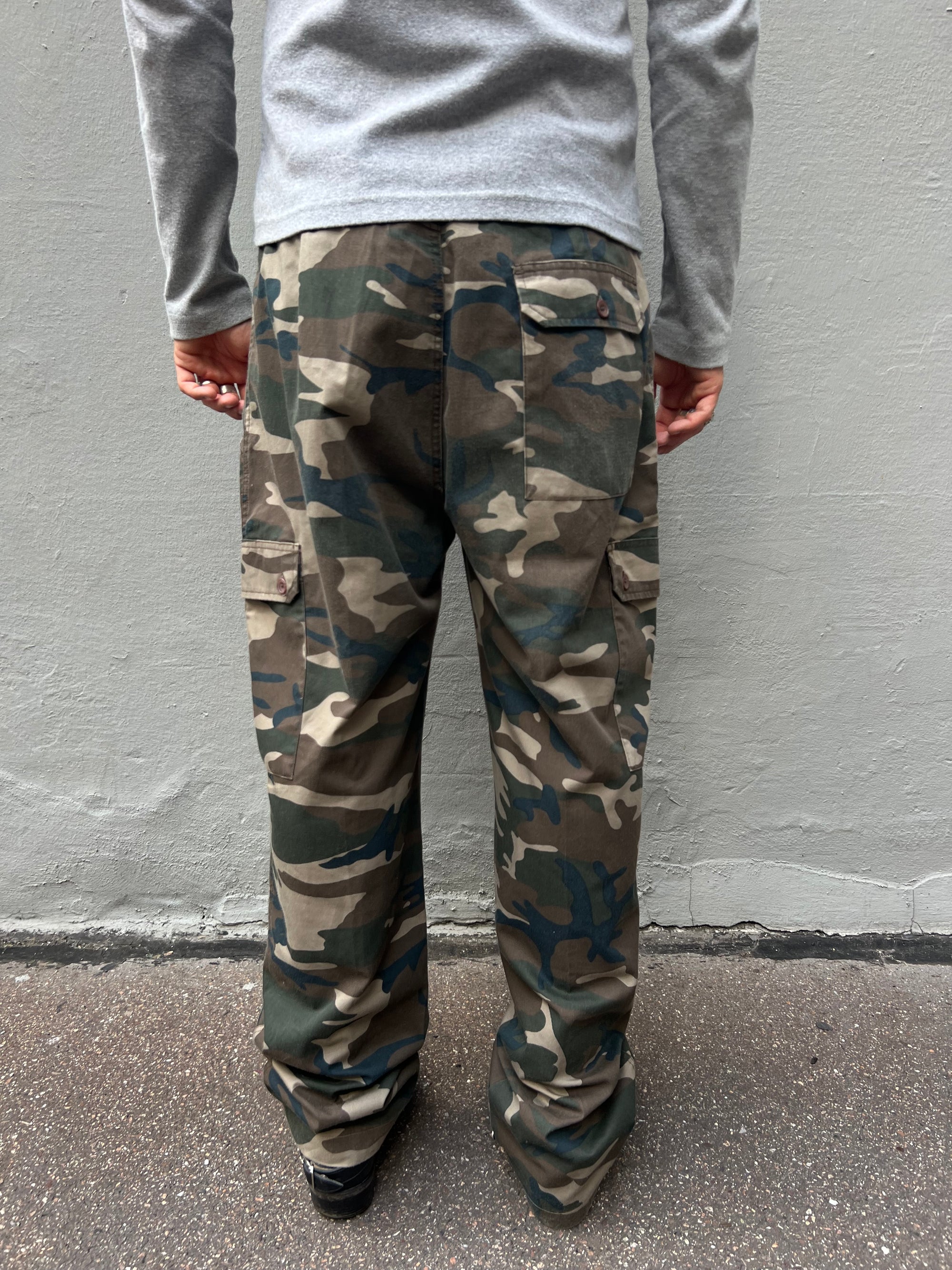 Vintage Camouflage Baggy Pants M/L