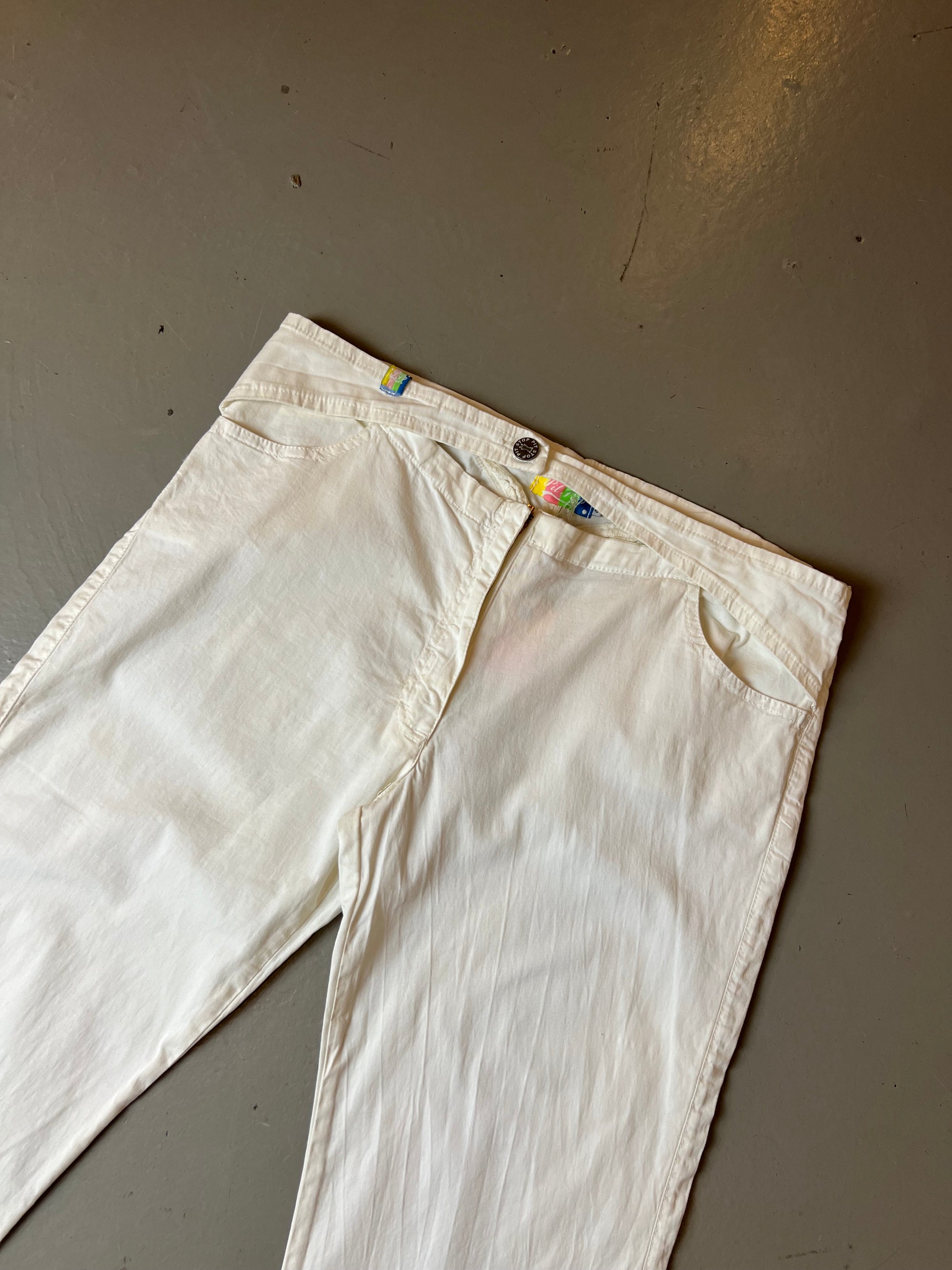 Produktbild vintage pit stop white summer pants details vorne 