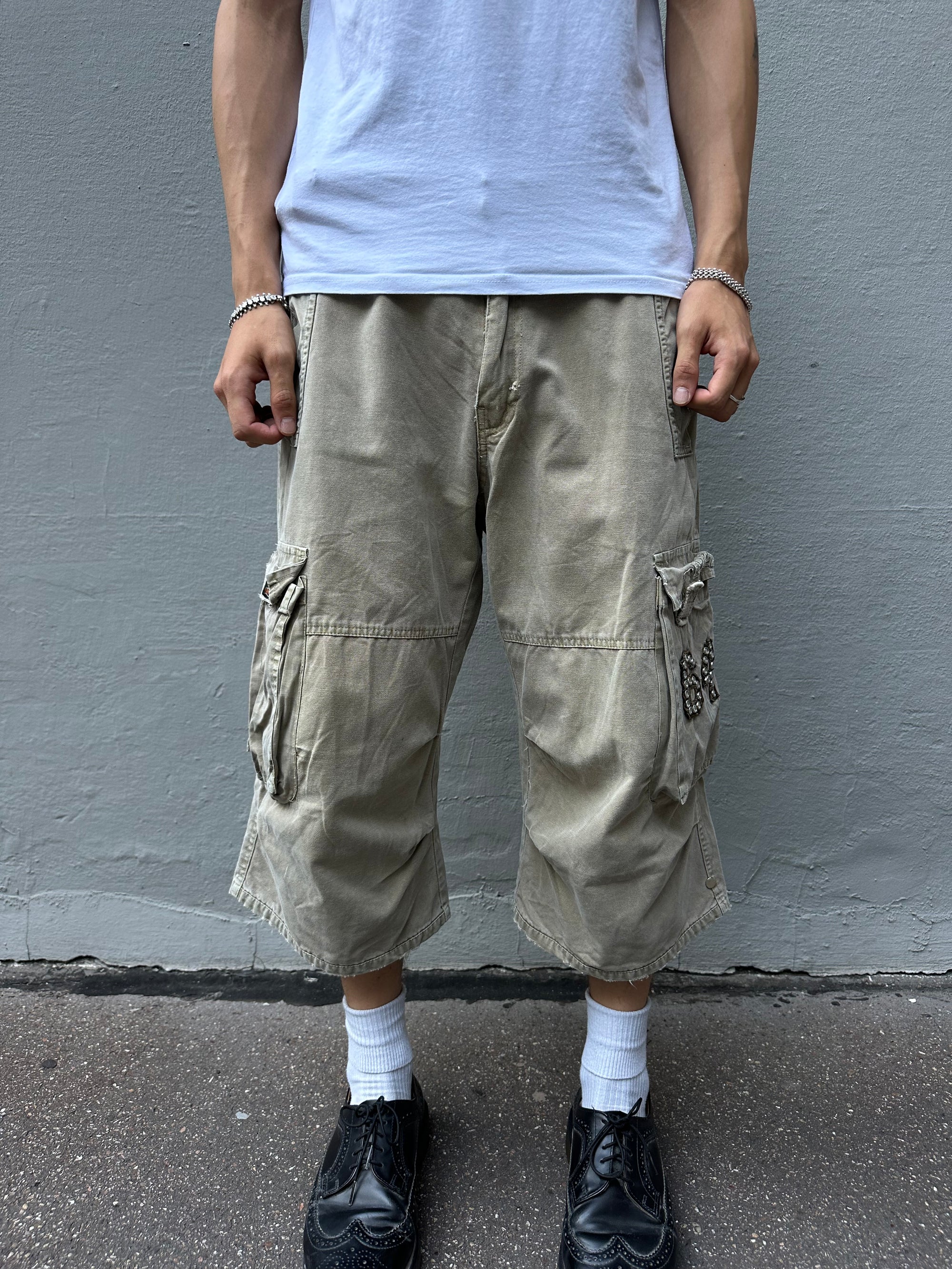 Vintage Beige Printed Cargo Shorts L/XL