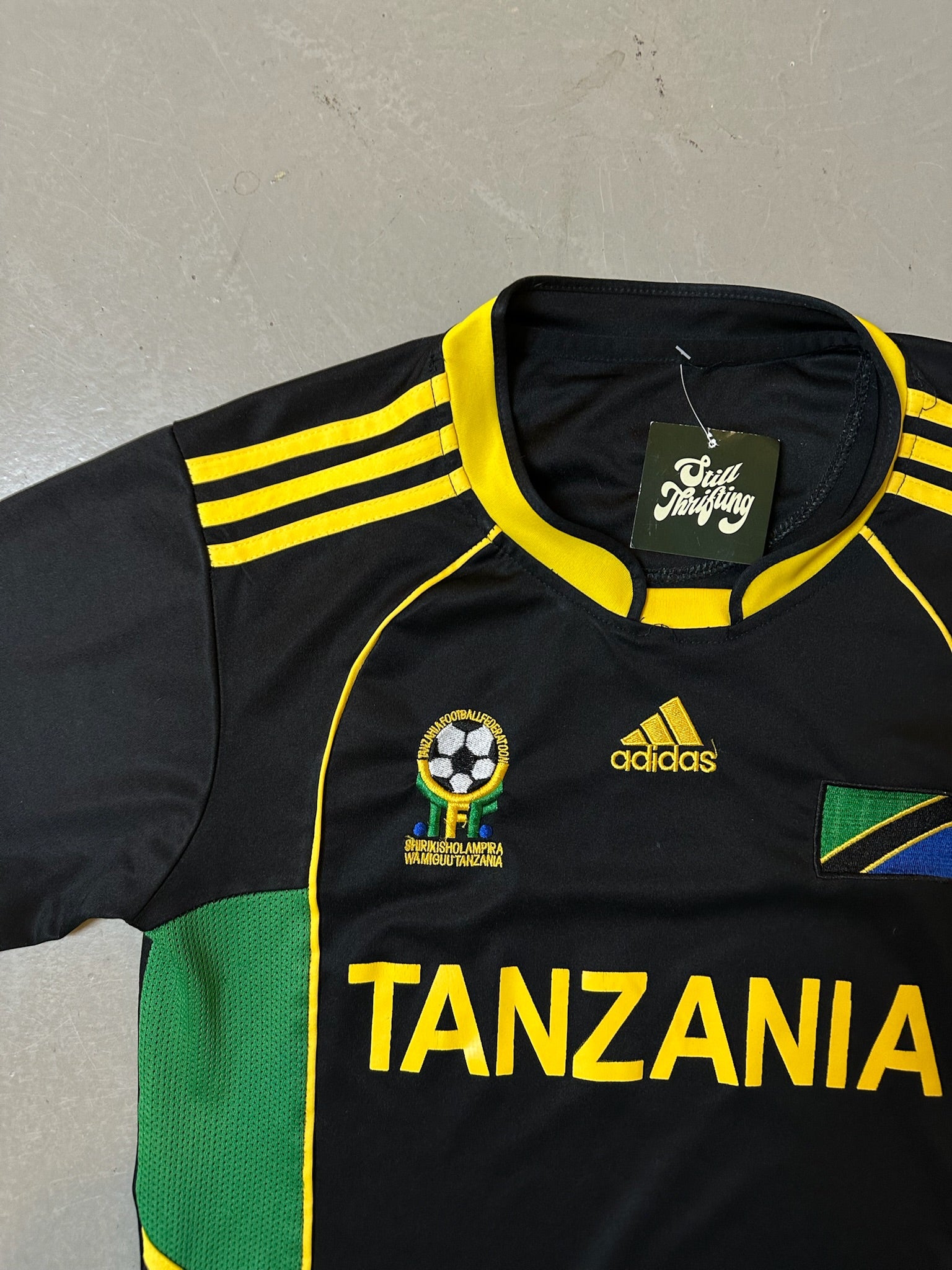 Vintage Adidas Tanzania Jersey M/L