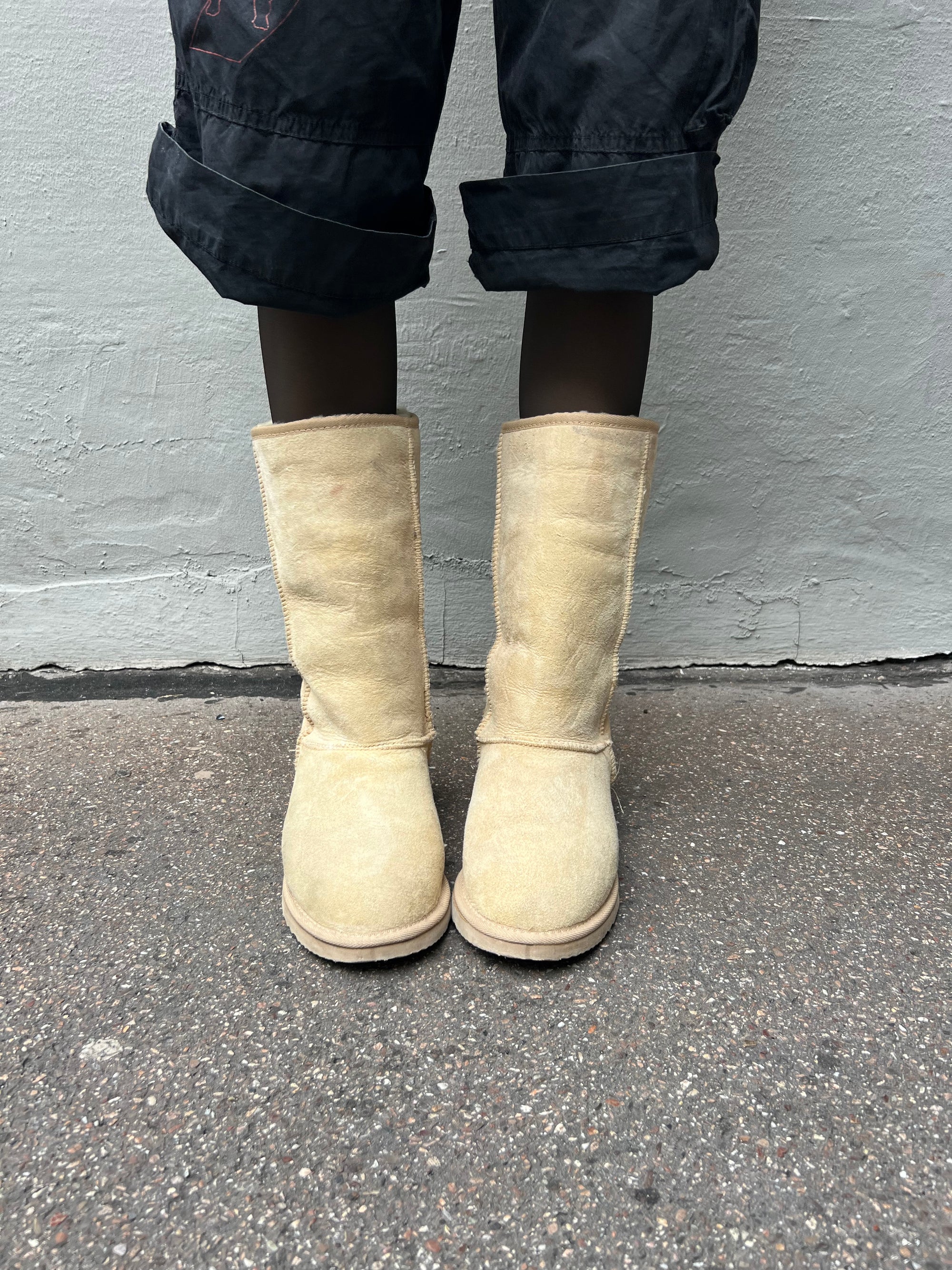 Vintage Beige UGS Boots 41 1/2