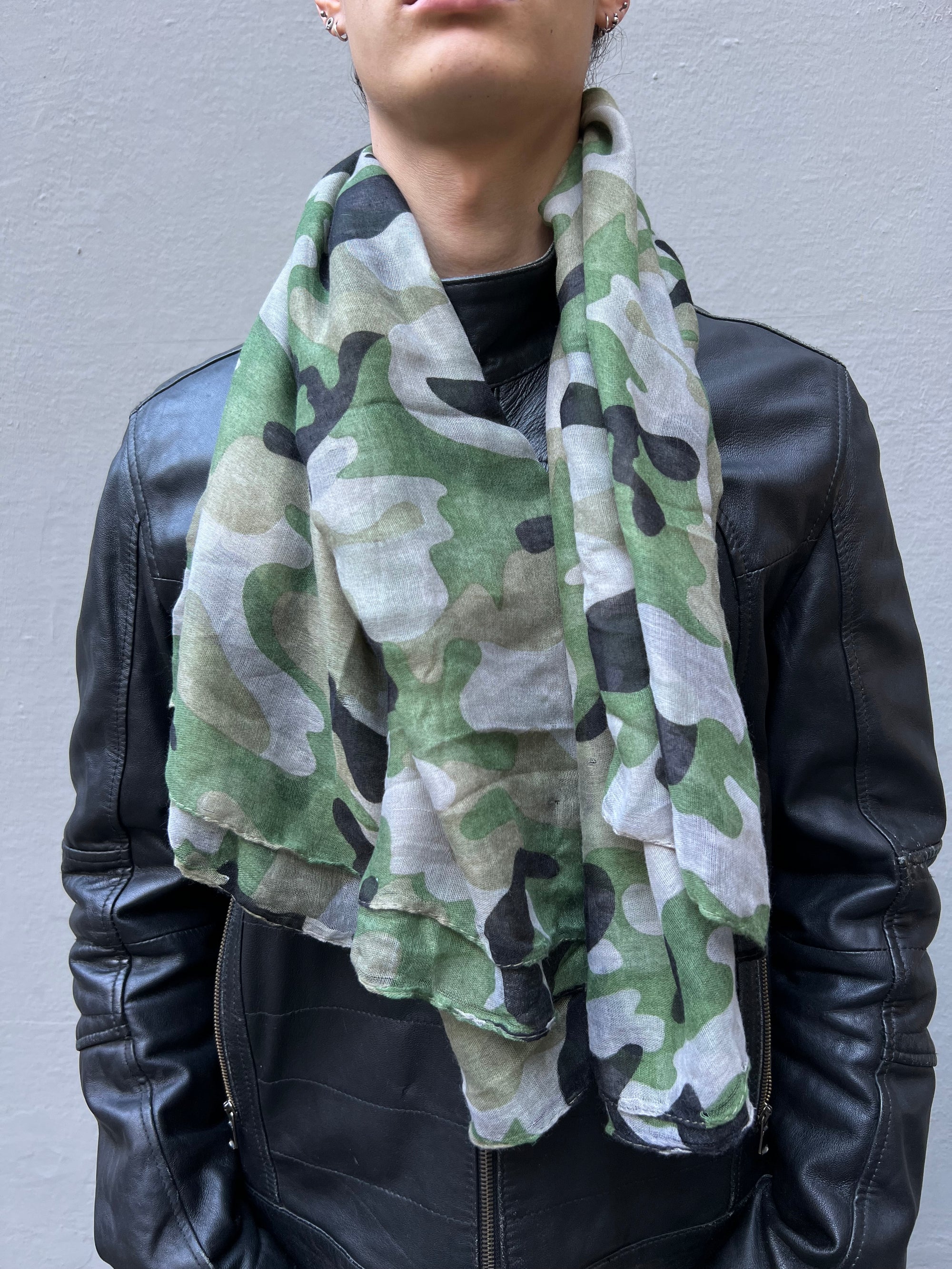 Vintage Round Camouflage Scarf