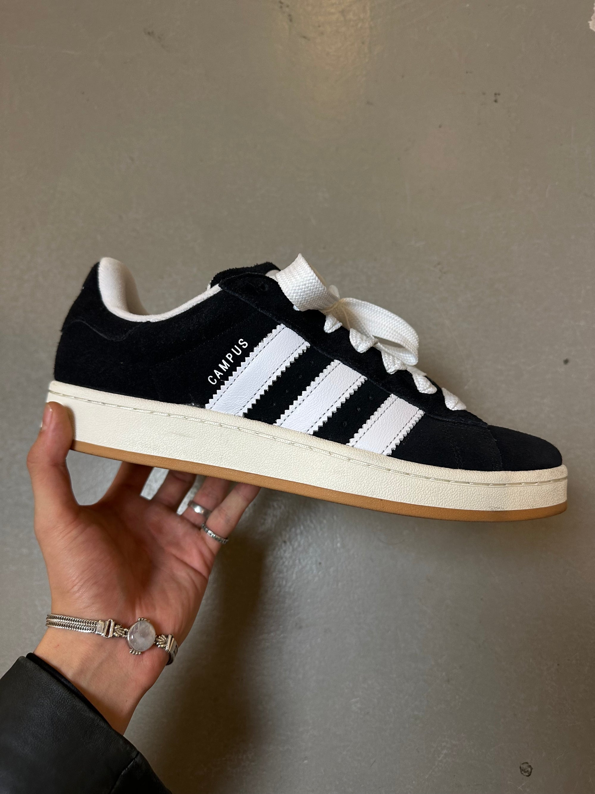 Vintage Adidas Campus 43