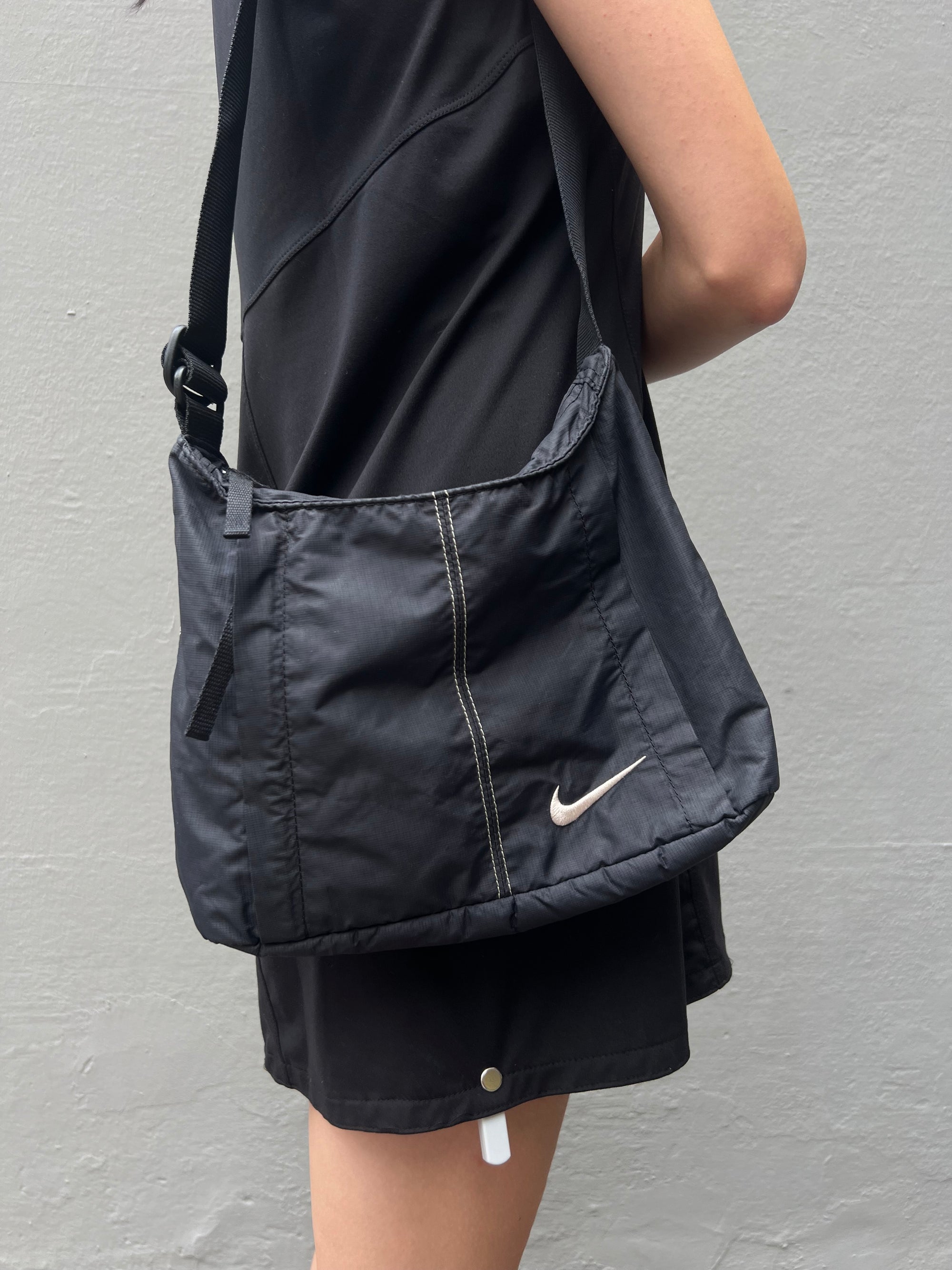 Vintage Black Nike Shoulder Bag