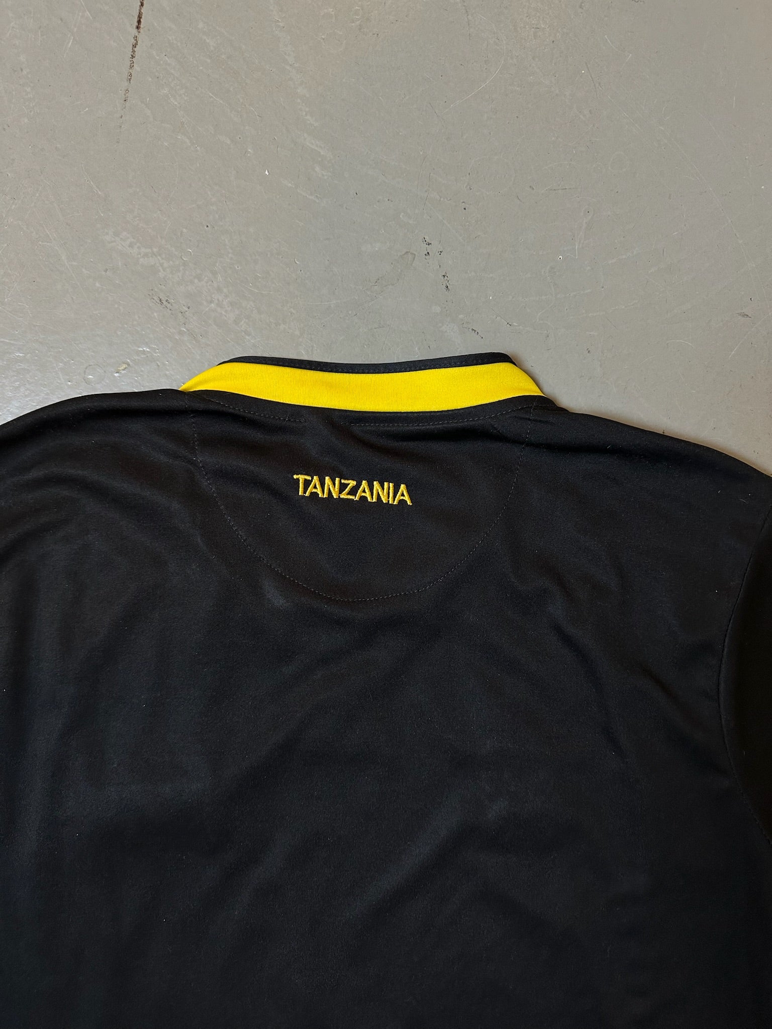 Vintage Adidas Tanzania Jersey M/L