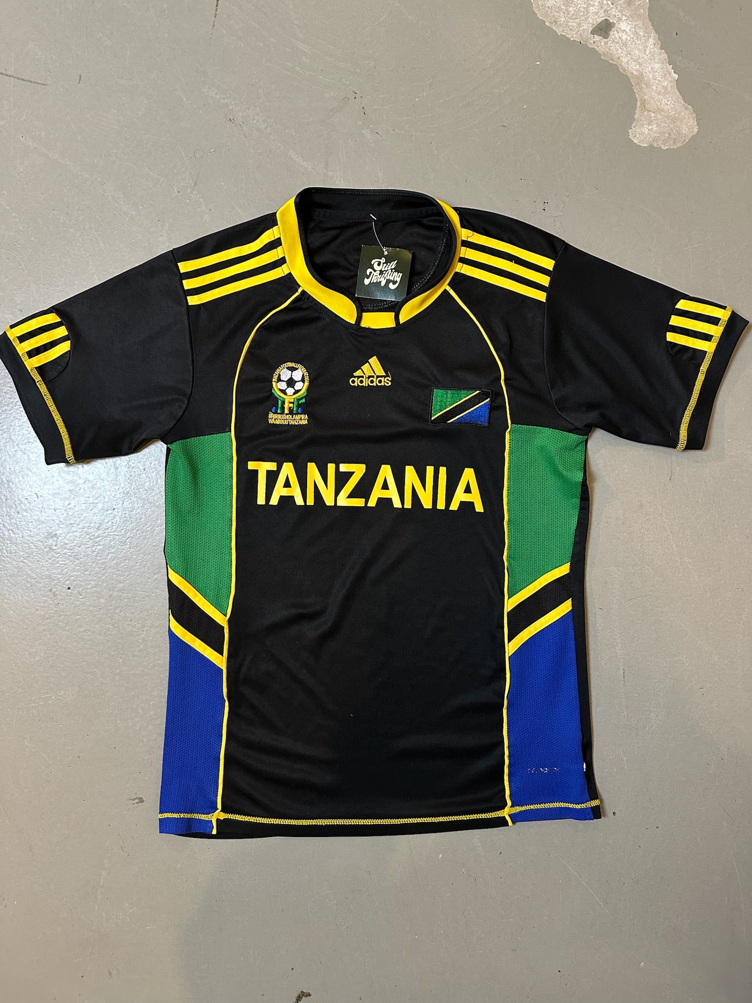 Vintage Adidas Tanzania Jersey M/L